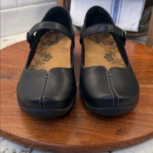 Taos Ta Dah Mary Jane